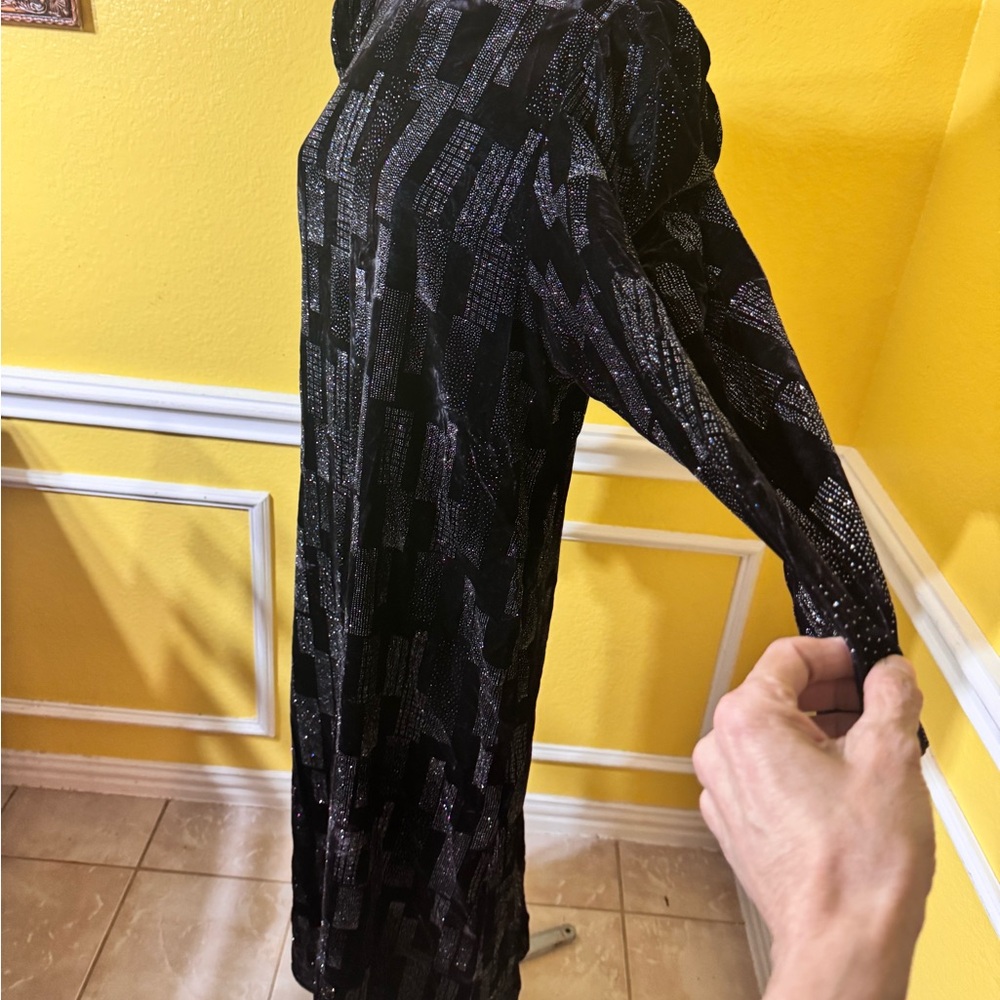 Neiman Marcus Black and Silver Patterned Dress - Picture 12 of 17